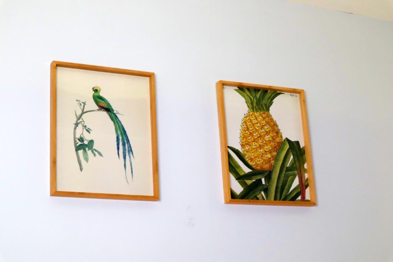 Trendy Urban Industrial Apartment - Great Location - Parking - Fast Wifi - Smart Tv - Beautiful 2 Double Bedroom Apartment Sleeps Up To 4! Μπόρνμουθ Εξωτερικό φωτογραφία